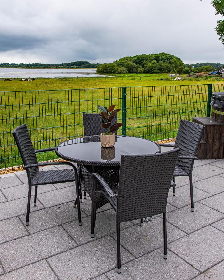 Lough Beg Glamping Hotel Newferry Buitenkant foto