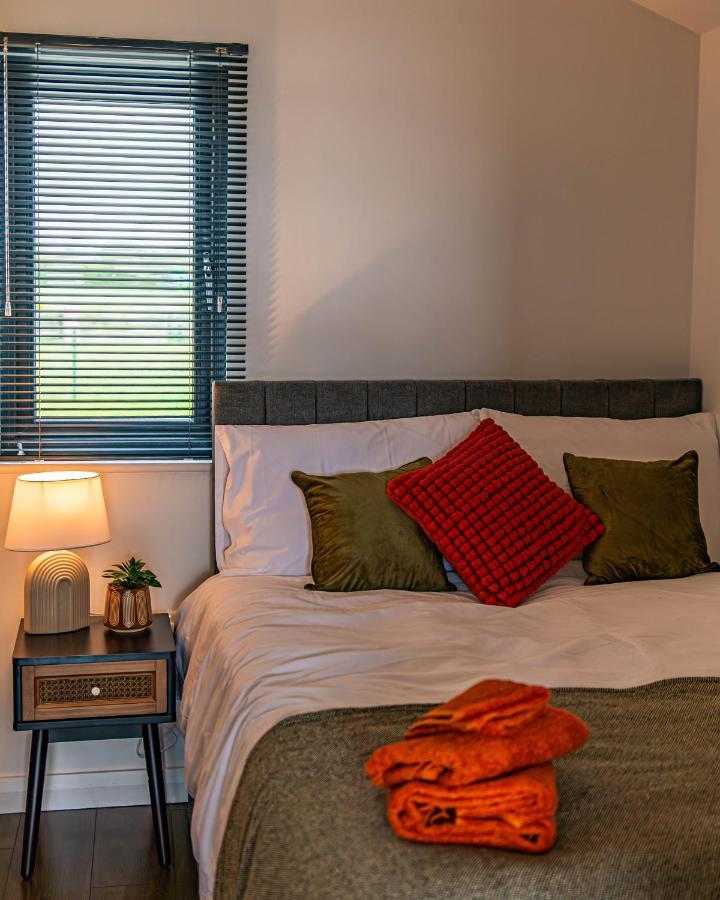 Lough Beg Glamping Hotel Newferry Buitenkant foto